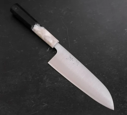 Снимка на Ръчна изработка Кухненски нож Musashi - Япония - стомана AUS10 - Santoku 165 мм H725-WB